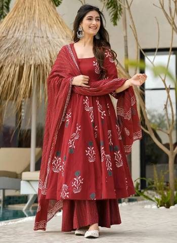 Attractive Looking These Beautiful Looking Readymade Anarkali Suits.These Top And Bottom is Fabricated On Mal Cotton And Mal Cotton Dupatta.Its Beautified With Designer Digital Printed.
