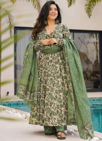 Attractive Looking These Beautiful Looking Readymade Anarkali Suits.These Top And Bottom is Fabricated On Mal Cotton And Mal Cotton Dupatta.Its Beautified With Designer Digital Printed.