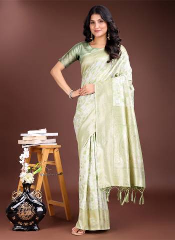 Looking These Party Wear Saree in Fine Colored.These Saree And Blouse is Fabricated On Linen Cotton.Its Beautified With Weavon Jacquard Designer.