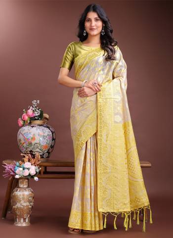 Looking These Party Wear Saree in Fine Colored.These Saree And Blouse is Fabricated On Linen Cotton.Its Beautified With Weavon Jacquard Designer.