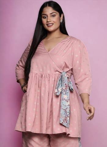 Attrective These Beautiful Designer Plus Size Readymade Kurti.These Kurti is Fabricated On Rayon.Its Beautified With Designer Printed.
