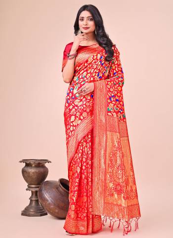 Garb These Party Wear Saree in Fine Colored.These Saree And Blouse is Fabricated On Lichi Silk.Its Beautified With Weavon Designer.