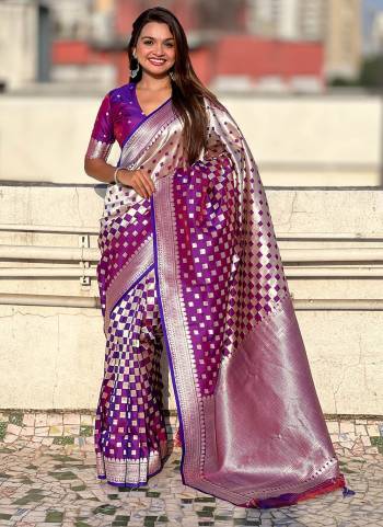 Attractive These Party Wear Saree in Fine Colored.These Saree And Blouse is Fabricated On Banarasi Silk.Its Beautified With Weaving Silver Jari Checks Designer.
