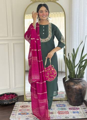Looking These Suit in Fine Colored Pair With Bottom And Dupatta.These Top And Bottom Are Fabricated On Vichitra Silk Pair With Chanderi Dupatta.Its Beautified With Designe Embroidery Work,Wevon.