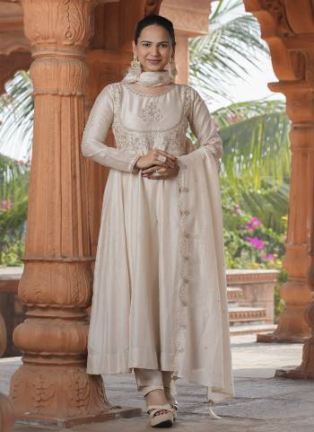 Looking These Suit in Fine Colored Pair With Bottom And Dupatta.These Top And Bottom Are Fabricated On Vichitra Silk Pair With Vichitra Silk Dupatta.Its Beautified With Designer Embroidery Work .