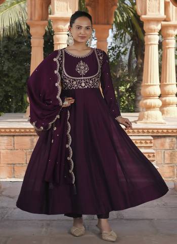 Looking These Suit in Fine Colored Pair With Bottom And Dupatta.These Top And Bottom Are Fabricated On Vichitra Silk Pair With Vichitra Silk Dupatta.Its Beautified With Designer Embroidery Work .