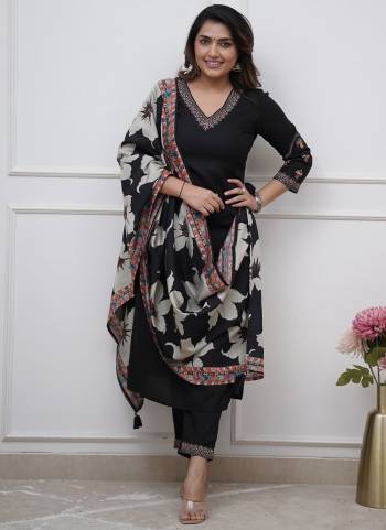 Garb These Suit in Fine Colored Pair With Bottom And Dupatta.These Top And Bottom Are Fabricated On Viscose Silk Pair With Chinon Dupatta.Its Beautified With Designer Embroidery Work,Printed .