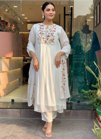 Garb These Suit in Fine Colored Pair With Bottom And Dupatta.These Top Are Viscose Chinon And Bottom Are Fabricated On Viscose Pair With Viscose Chinon Dupatta.Its Beautified With Designer Embroidery Work.