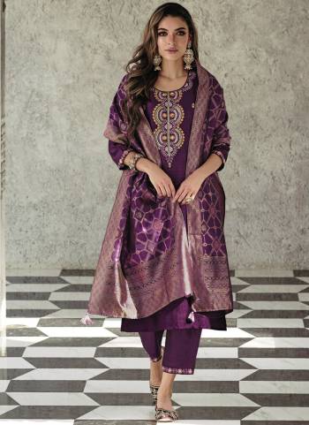 Garb These Beautiful Looking Readymade Suits With Dupatta.These Suit is Fabricated On Top Are Viscose Silk And Bottom Are Viscose Silk And Jacquard Silk Dupatta .Its Beautified With Designer Thread Embroidery,Hand Work,Wevon Dupatta.
