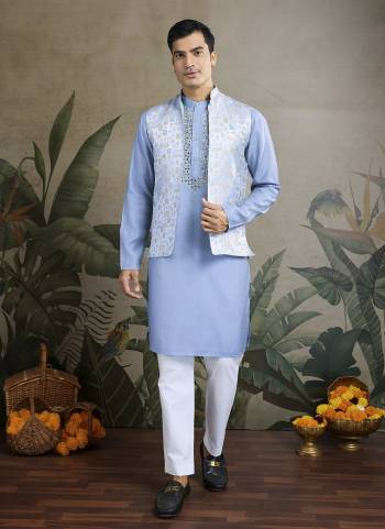 Attractive These Party Wear Readymade Kurta With Jacket Pair in Fine Colored.These Kurta And Jacket Are Viscose Silk Fabricated on Pair.Its Beautified With Wevon Designer With Mirror ,Thread Embroidery Work.