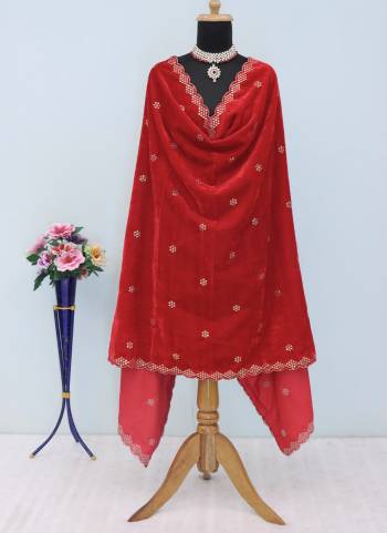 Grab These Beautiful Colored Ethnic Dupatta.This Dupatta is Fabricated On Beautiful Velvet Fabric . It Is Beautified With Beautiful Designer Sequance Embroidery Cut Work.