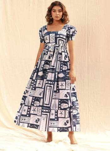 Attractive Looking These Beautiful Looking Readymade Long Kurti.These Kurti is Fabricated On Rayon.Its Beautified With Designer Printed.