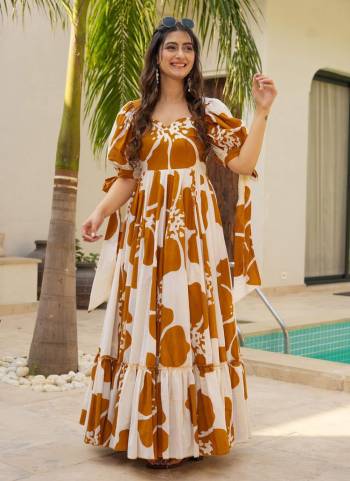 Attractive Looking These Beautiful Looking Readymade Long Kurti.These Kurti is Fabricated On Rayon.Its Beautified With Designer Printed.