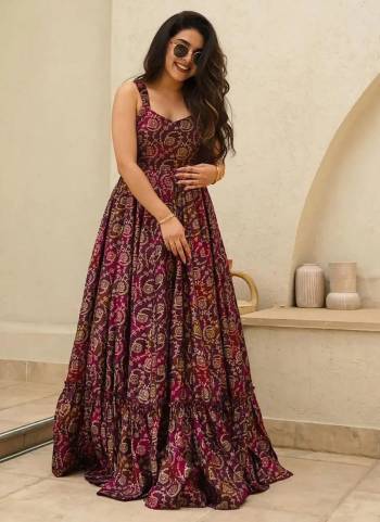 Attractive Looking These Beautiful Looking Readymade Long Kurti.These Kurti is Fabricated On Rayon.Its Beautified With Designer Printed.