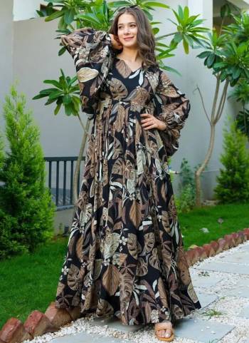 Garb These Beautiful Looking Readymade Long Kurti.These Kurti is Fabricated On Rayon.Its Beautified With Designer Printed.