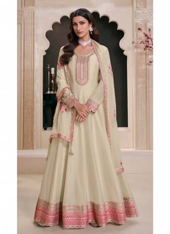 Attractive These Party Wear Anarkali Suit in Fine Colored Pair With Bottom And Dupatta.These Top Are Moonga Silk And Dupatta Are Fabricated On Georgette Pair With Santoon Bottom.Its Beautified With Designer Multy Thread Embroidery Work.