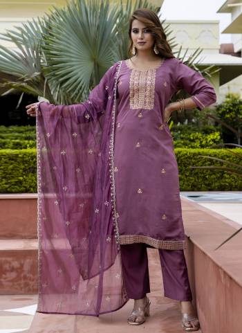 Garb These Beautiful Looking Party Wear Readymade Suits With Dupatta.These Suit is Fabricated On Top Are Silk Blend  And Bottom Are Silk Blend And Organza Dupatta .Its Beautified With Designer Thread Embroidery Work.