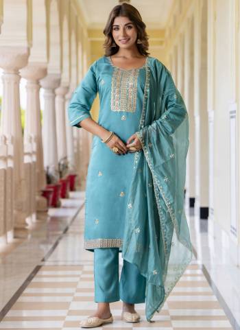 Garb These Beautiful Looking Party Wear Readymade Suits With Dupatta.These Suit is Fabricated On Top Are Silk Blend  And Bottom Are Silk Blend And Organza Dupatta .Its Beautified With Designer Thread Embroidery Work.