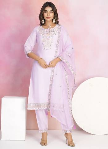 Attractive These Designer Suit in Fine Colored Pair With Bottom And Dupatta.These Top Are Chanderi And Bottom Are Fabricated On Chanderi Pair With Organza Dupatta.Its Beautified With Designer Embroidery Work.