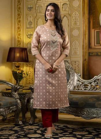 Attrective These Beautiful Looking Readymade Kurti.These Kurti Fabricated On Shimmer Silk.Its Beautified With Designer Embroidery Work.