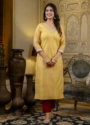Attrective These Beautiful Looking Readymade Kurti.These Kurti Fabricated On Shimmer Silk.Its Beautified With Designer Embroidery Work.