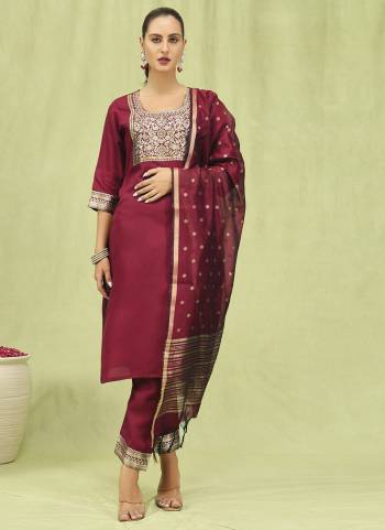 Garb These Beautiful Looking Party Wear Readymade Suits With Dupatta.These Suit is Fabricated On Top And Bottom Are Cotton Blend And Chanderi Silk Dupatta .Its Beautified With Designer Embroidery Work.