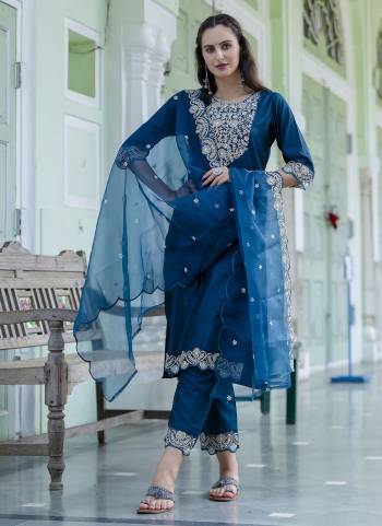Garb These Beautiful Looking Party Wear Readymade Suits With Dupatta.These Suit is Fabricated On Top And Bottom Are Silk Blend And Organza Dupatta .Its Beautified With Designer Embroidery Work.