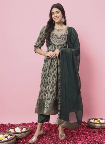 Garb These Beautiful Looking Readymade Suits With Dupatta.These Suit is Fabricated On Top Are Cotton Silk And Bottom Are Santoon And Nazmin Dupatta .Its Beautified With Wevon Designer With Embroidery Work,Printed.