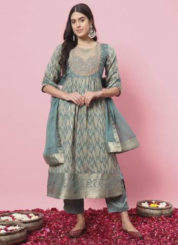 Garb These Beautiful Looking Readymade Suits With Dupatta.These Suit is Fabricated On Top Are Cotton Silk And Bottom Are Santoon And Nazmin Dupatta .Its Beautified With Wevon Designer With Embroidery Work,Printed.