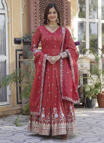 Attractive These Beautiful Looking Readymade Long Gown With Dupatta.These Gown And Dupatta is Fabricated On Viscose Cosmos.Its Beautified With Designer Foil,Jari,Sequance Embroidery Work.