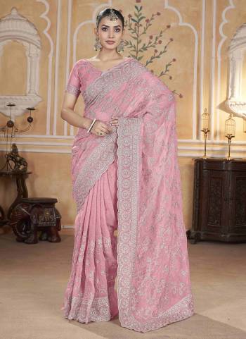 Garb These Party Wear Saree in Fine Colored.These Saree Are Gold Crunchy And Blouse is Gold Crunchy Fabricated.Its Beautified With Designer Silver Jari,Thread Embroidery,Diamond,Cut Work.