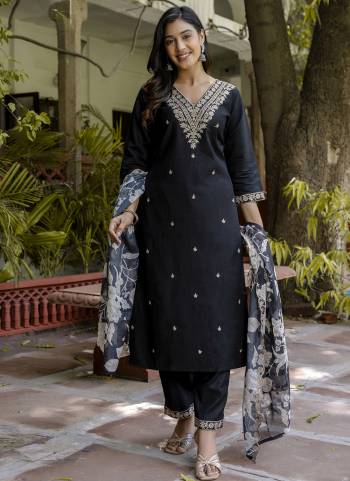 Looking These Beautiful Looking Readymade Suits With Dupatta.These Suit is Fabricated On Top Are Viscose Rayon And Bottom Are Viscose Rayon And Organza Dupatta .Its Beautified With Designer Embroidery Work,Printed Dupatta.