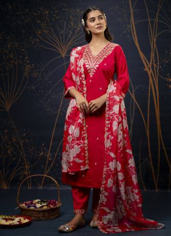 Looking These Beautiful Looking Readymade Suits With Dupatta.These Suit is Fabricated On Top Are Viscose Rayon And Bottom Are Viscose Rayon And Organza Dupatta .Its Beautified With Designer Embroidery Work,Printed Dupatta.