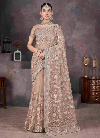 Garb These Party Wear Saree in Fine Colored.These Saree Are Butterfly Net And Blouse is Butterfly Net Fabricated.Its Beautified With Designer Thread Embroidery Work.