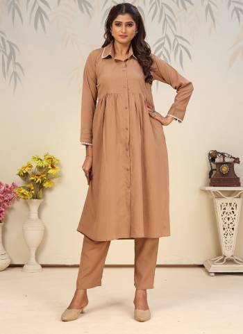 Grab These Beautiful Looking Readymade Top With Bottom Set.These Top And Bottom is Fabricated On Rinkal Cotton.Its Beautified With Solid Designer.