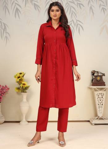 Grab These Beautiful Looking Readymade Top With Bottom Set.These Top And Bottom is Fabricated On Rinkal Cotton.Its Beautified With Solid Designer.