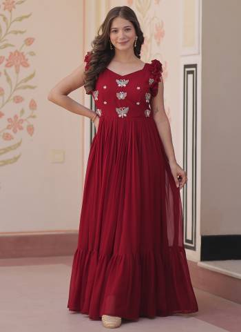  Looking These Beautiful Looking Readymade Long Gown.These Gown is Fabricated On Faux Georgette.Its Beautified With Designer Sequance,Multy Thread,Beads Embroidery Work.