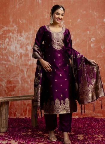 Attractive These Beautiful Party Wear Readymade Suits With Dupatta.These Suit is Fabricated On Top And Bottom Are Cotton Silk Blend And Jacquard Silk Dupatta .Its Beautified With Wevon Jacquard Jari Designer.
