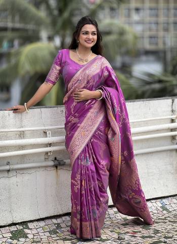 Attrective These Party Wear Saree in Fine Colored.These Saree And Blouse is Fabricated On Banarasi Silk.Its Beautified With Weaving Meenakari Designer.
