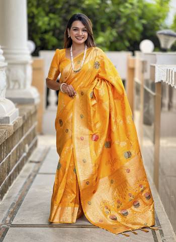 Attrective These Party Wear Saree in Fine Colored.These Saree And Blouse is Fabricated On Banarasi Silk.Its Beautified With Weaving Meenakari Designer.