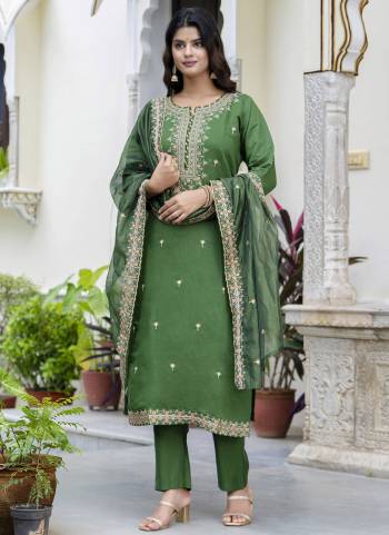Garb These Beautiful Looking Party Wear Readymade Suits With Dupatta.These Suit is Fabricated On Top Are Silk Blend And Bottom Are Silk Blend And Organza Dupatta .Its Beautified With Designer Thread Embroidery Work.