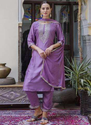Looking These Beautiful Looking Readymade Suits With Dupatta.These Suit is Fabricated On Top Are Silk Blend And Bottom Are Silk Blend And Nazmin Dupatta .Its Beautified With Designer Embroidery Work.