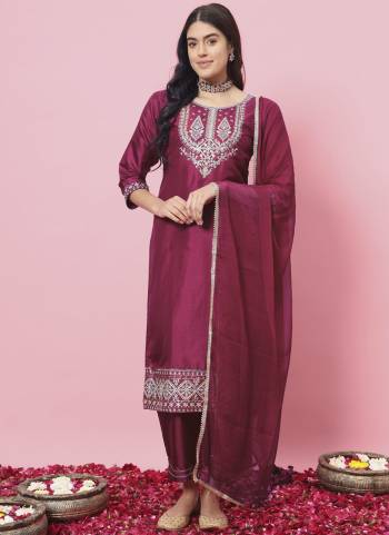 Looking These Beautiful Looking Readymade Suits With Dupatta.These Suit is Fabricated On Top Are Silk Blend And Bottom Are Silk Blend And Nazmin Dupatta .Its Beautified With Designer Embroidery Work.