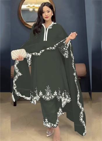 Garb These Party Wear Designer Salwar Suits in Fine Colored Pair With Dupatta.These Top Are Faux Georgette And Dupatta Are Fabricated On Organza Pair With Faux Georgette Bottom.Its Beautified With Designer Embroidery Work.