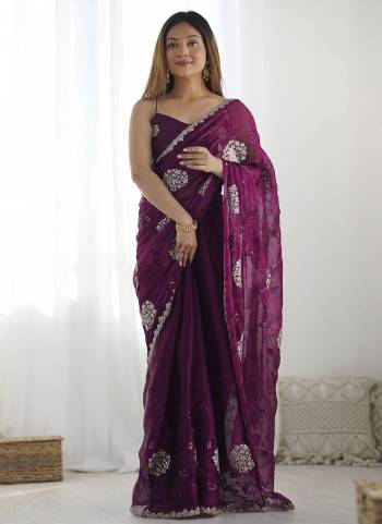 Attractive These Party Wear Saree in Fine Colored.These Saree Are Jimmy Choo And Blouse is Fabricated On Jimmy Choo.Its Beautified With Designer Thread,Jari,Double Sequance Embroidery Work.