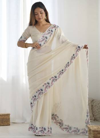 Attractive These Party Wear Saree in Fine Colored.These Saree Are Vichitra Silk And Blouse is Fabricated On Vichitra Silk.Its Beautified With Designer Multy Thread Embroidery Work.
