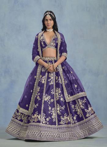 For A Designer Look,Grab These Lehenga Choli in Fine Colored.These Lehenga And Blouse Are Fabricated On Art Silk Pair With Net Dupatta.Its Beautified With Designer Embroidery Work.