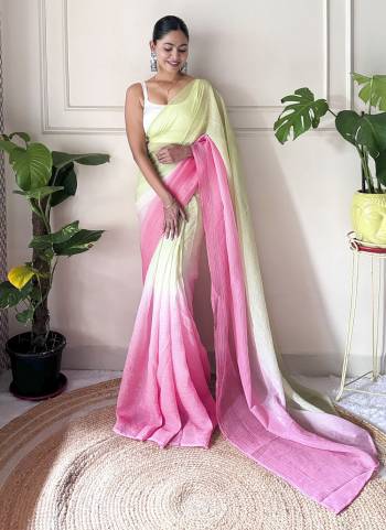 Attrective These Party Wear Ready To Wear Saree in Fine Dual Shaded Colored.These Saree Are Crunchy Pedding And Blouse is Satin Banglori Fabricated.Its Beautified With Pedding Color Printed.