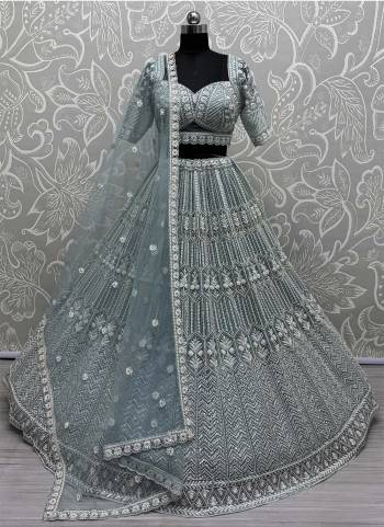 For A Fancy Designer Look,Grab These Lehenga Choli With Dupatta in Fine Colored.These Lehenga And Choli Are Net And Dupatta Are Fabricated On Soft Net Pair.Its Beautified With Heavy Fancy Designer Sequance Embroidery,Hand Work.