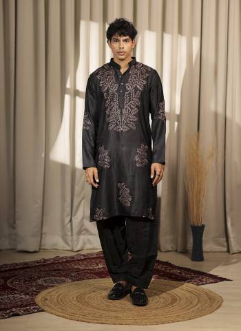 For A festive Wear,Grab These Readymade Kurta With Payjama in Fine Colored.These Kurta is Fabricated On Greek Satin And Art Silk Bottom With Designer Embroidery Work.Buy Now.